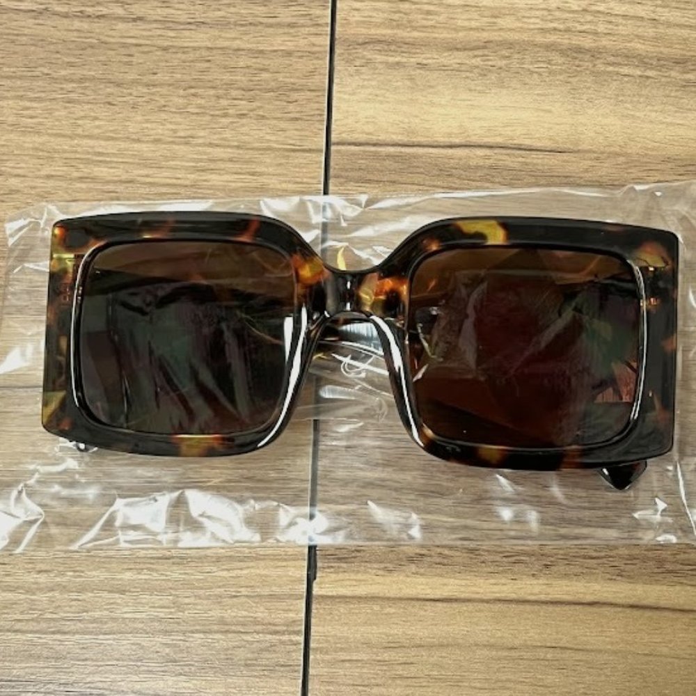 TORTOISE SUNGLASSES